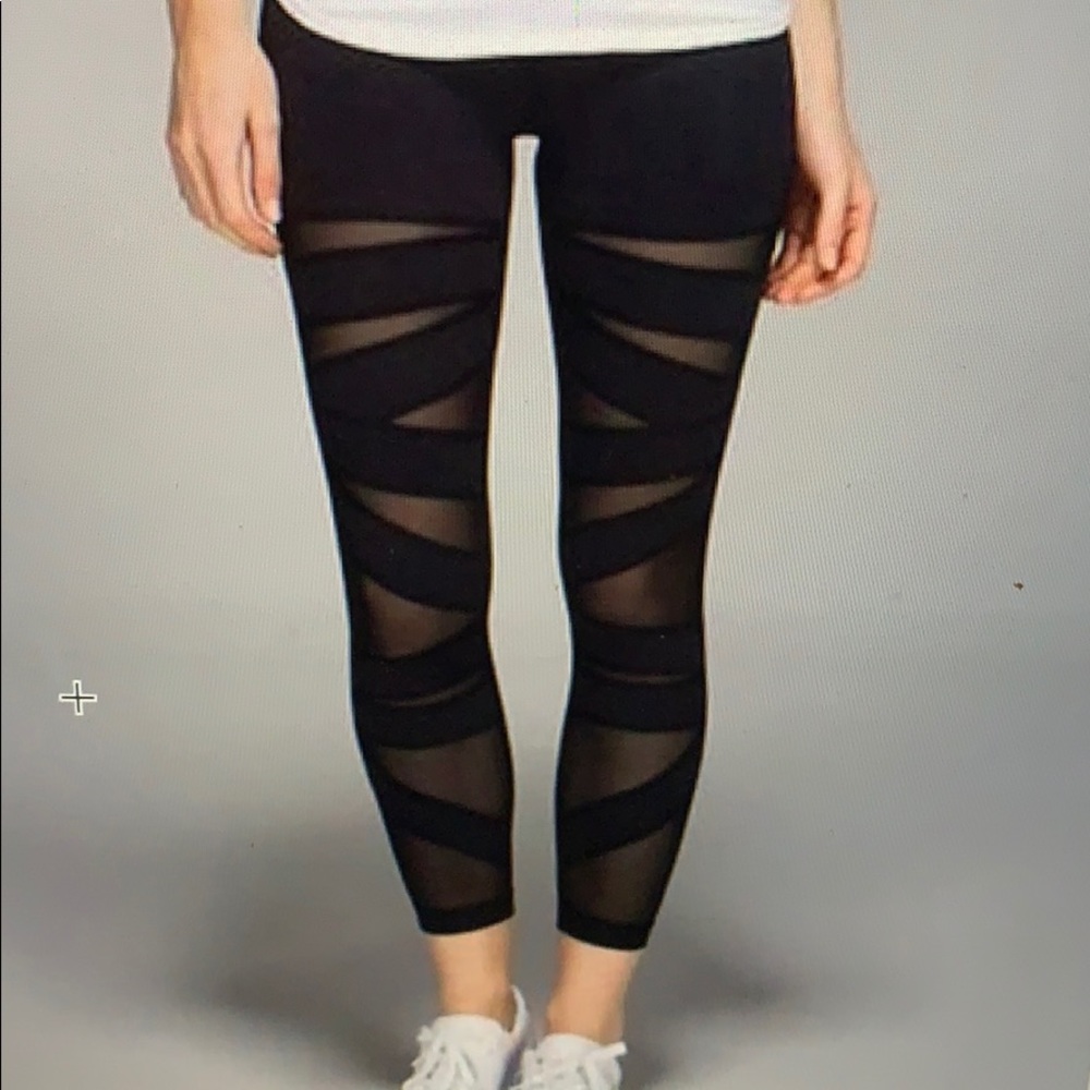 Lulu lemon black wunder under mesh cutout legging